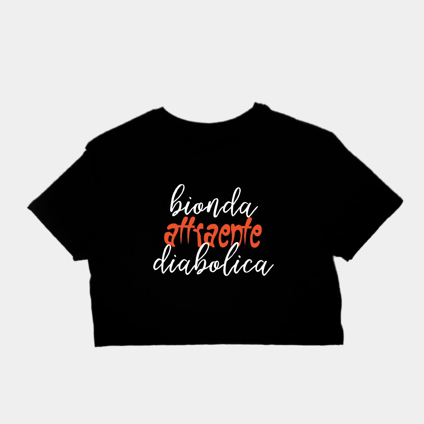 Bionda attraente diabolica